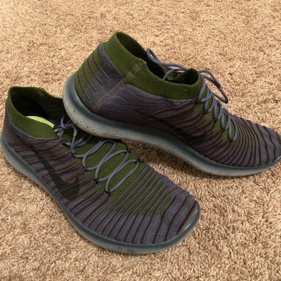 Nike Free - Picture 1 of 2